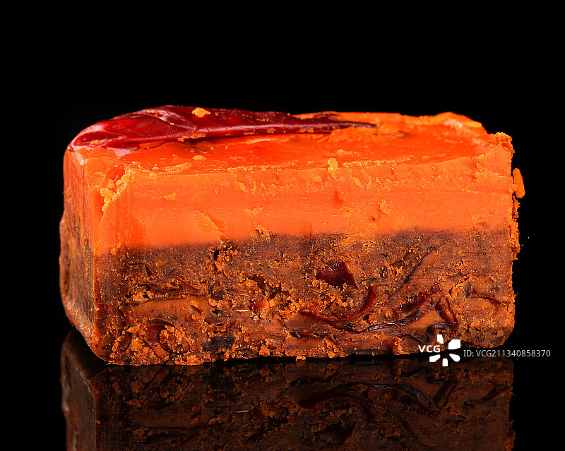 黑底上的麻辣火锅料图片素材