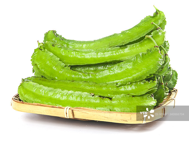 篮子里装着四角豆图片素材