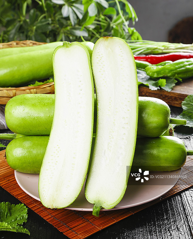 盘子里放着葫芦瓜图片素材