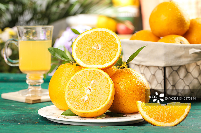 蓝底上的常山胡柚图片素材