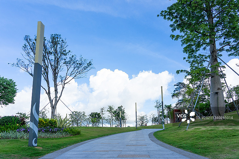 深圳白石龙音乐主题公园疏林草地景观图片素材