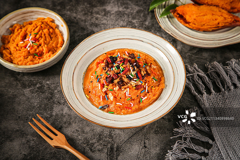 碗里装着红薯泥图片素材