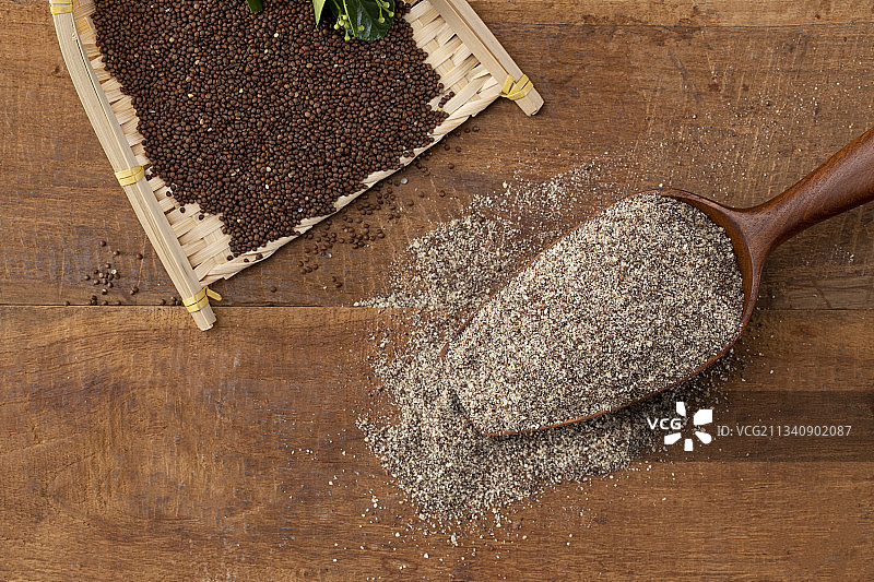 紫苏籽和紫苏籽粉图片素材