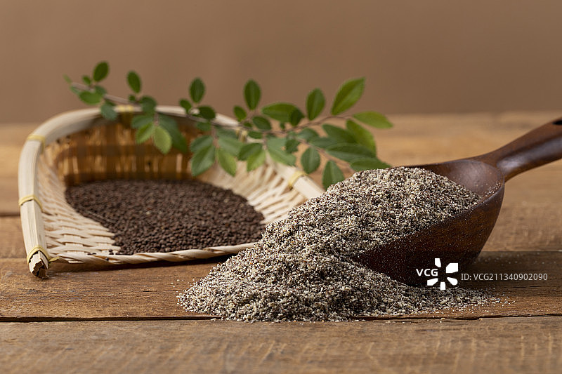 紫苏籽和紫苏籽粉图片素材
