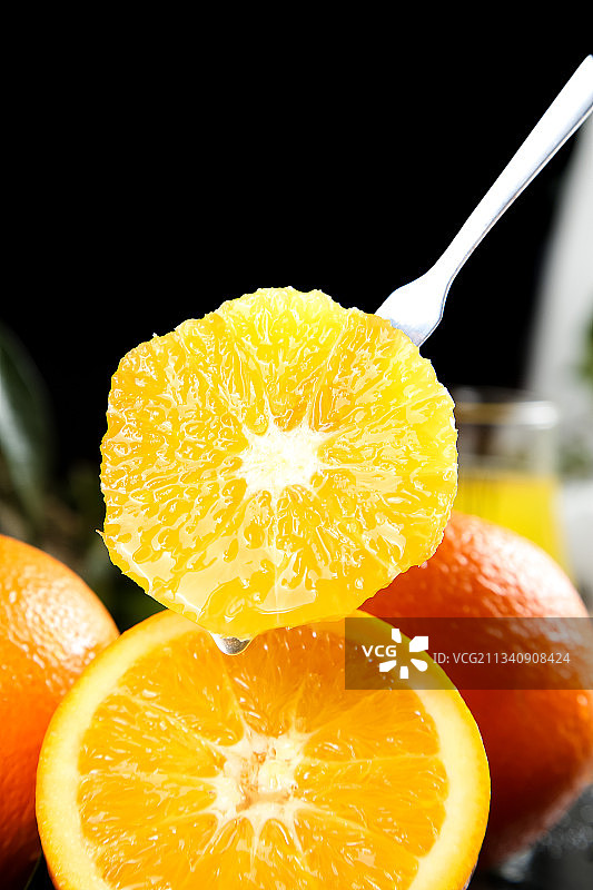 叉子上的奉节脐橙图片素材