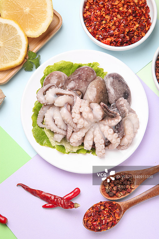 盘子里的八爪鱼图片素材