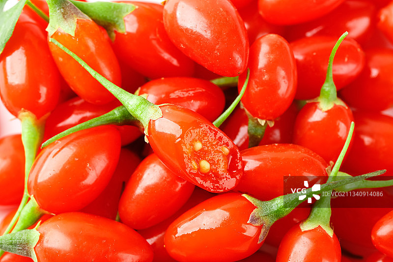 一堆新鲜枸杞图片素材
