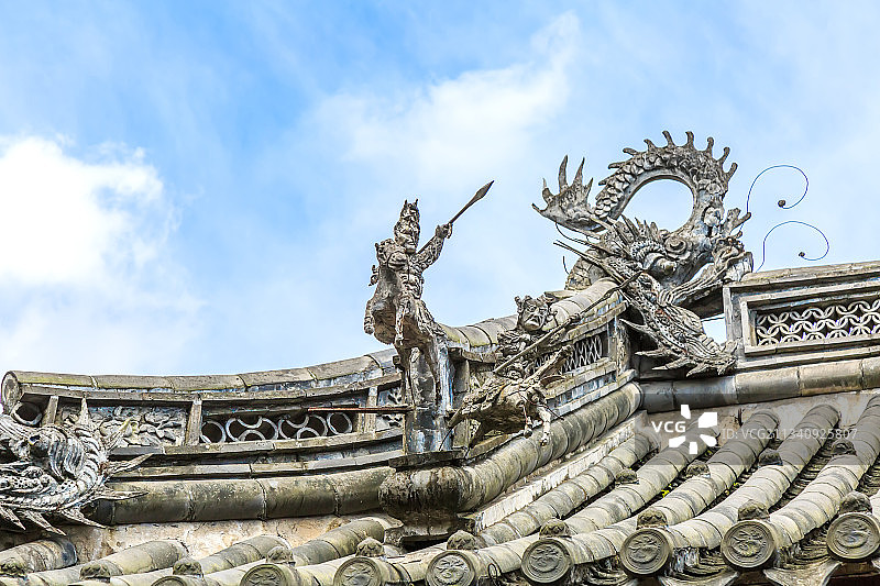 中式古建筑屋檐雕刻图片素材
