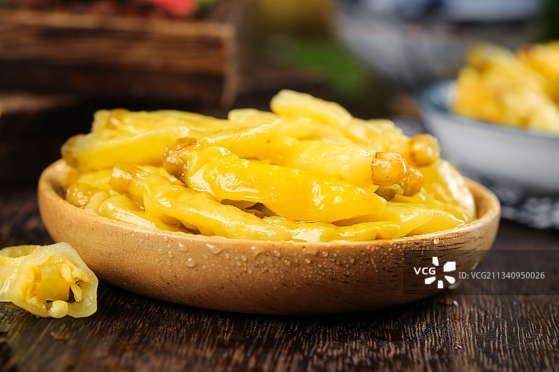 碗里装着泡野山椒图片素材