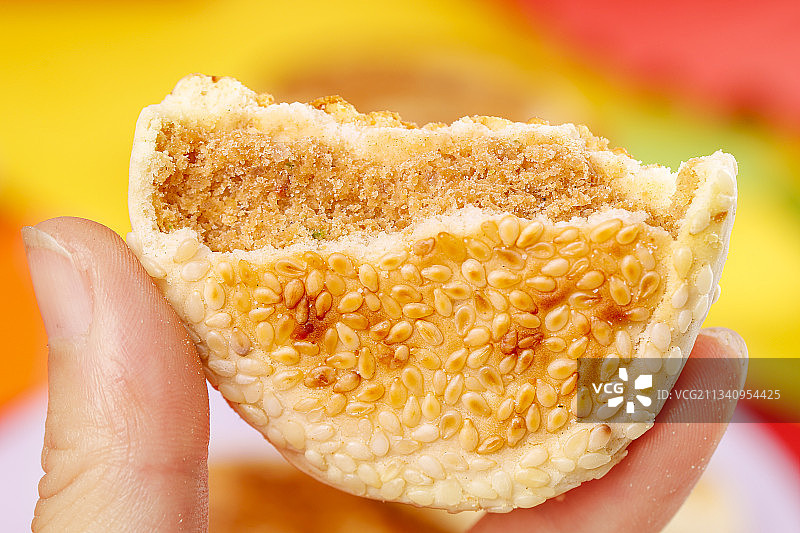 彩底上的手工芝麻饼图片素材