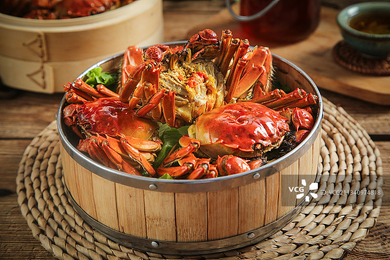 蒸笼里的熟螃蟹图片素材