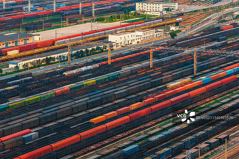 亚洲最大铁路货运编组场郑州北站夏季户外风光航拍视角图片素材