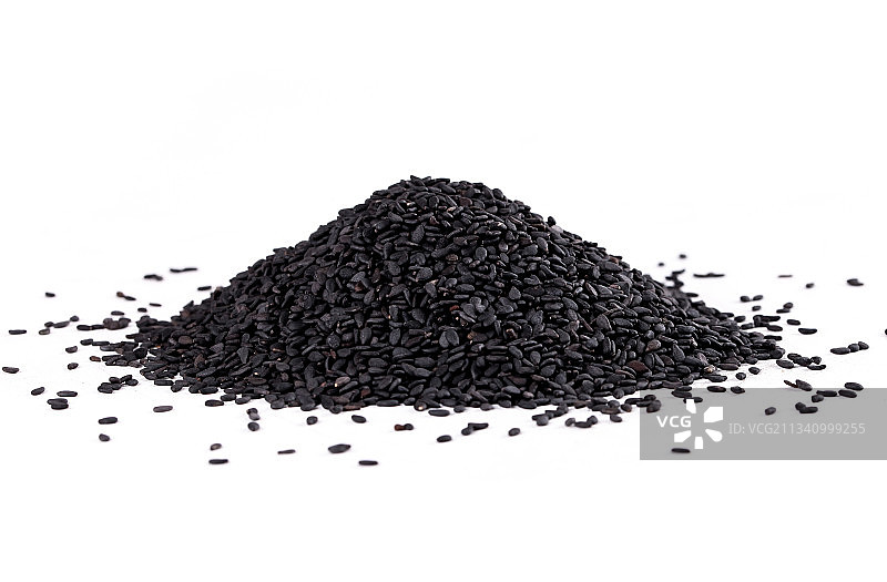 白底上放着生黑芝麻图片素材