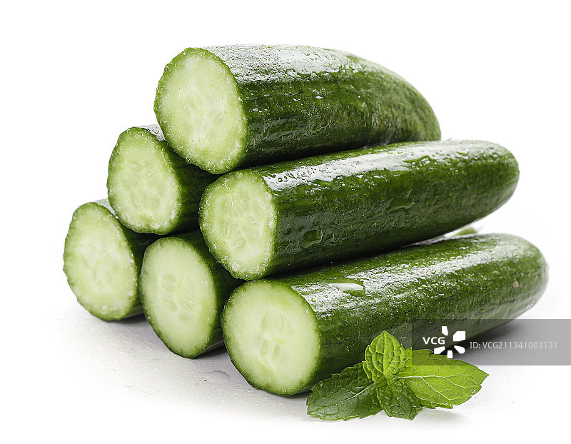 白底上放着水果小黄瓜图片素材
