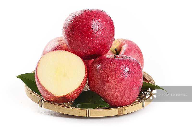 盘子里放着红富士苹果图片素材