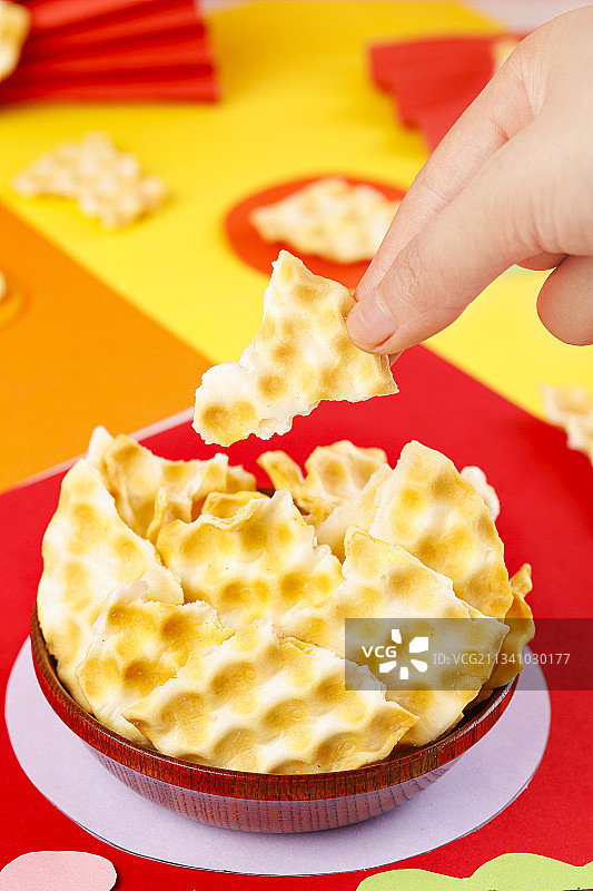 碗里装着石子烤馍图片素材