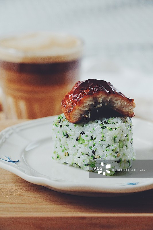 鳗鱼饭团图片素材