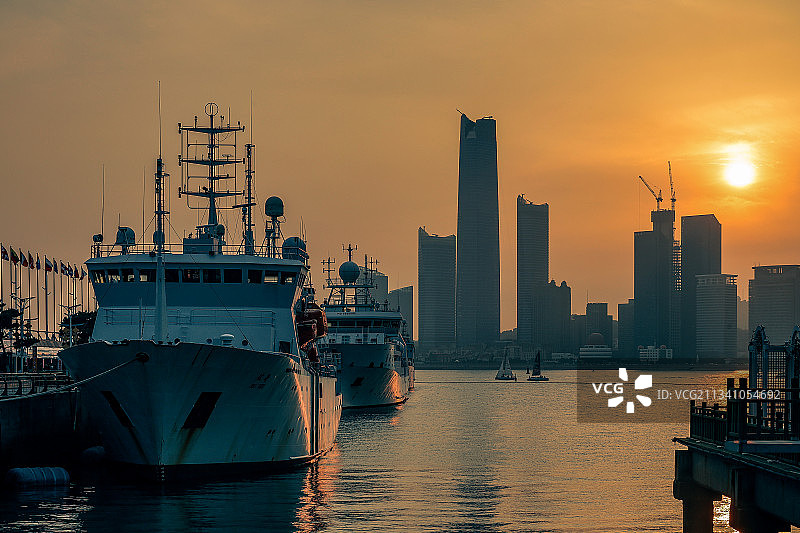 青岛奥帆中心黄昏拍摄图片素材