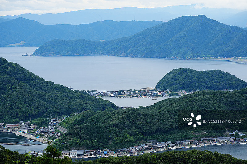 日本福井市沿海城镇景观高角度视图图片素材