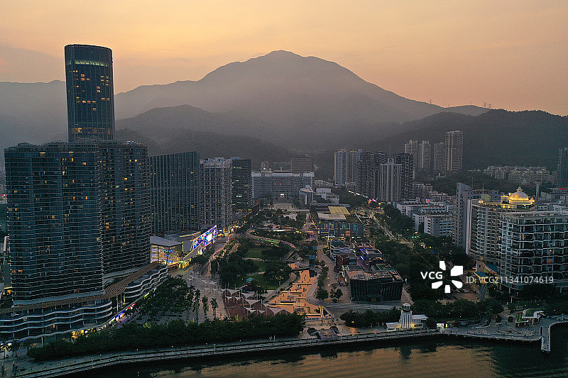 壹海城中央公园灯塔图书馆航拍图片素材