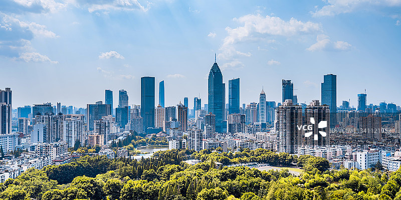 中国湖北武汉西北湖CBD建筑群晴天远景图片素材