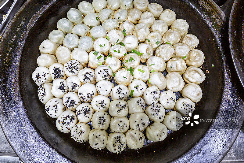 山东省济南市芙蓉街小吃：城隍庙生煎（上海生煎包）图片素材