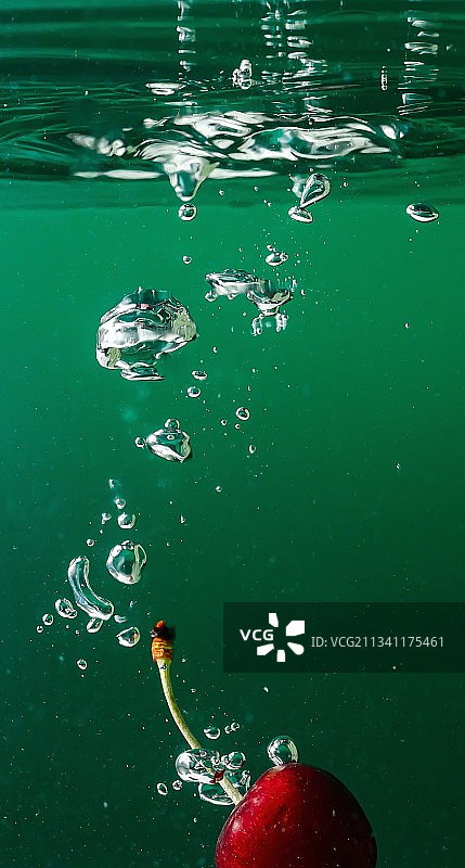 水中水果特写图片素材