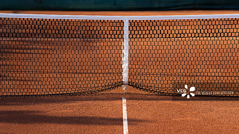 网球场上的球网图片素材