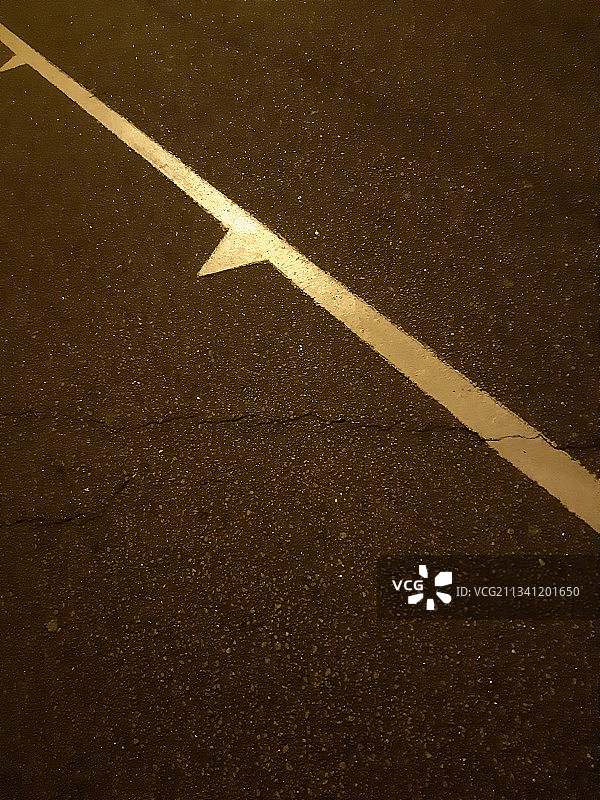 尼日利亚道路上的标记高角度视图图片素材