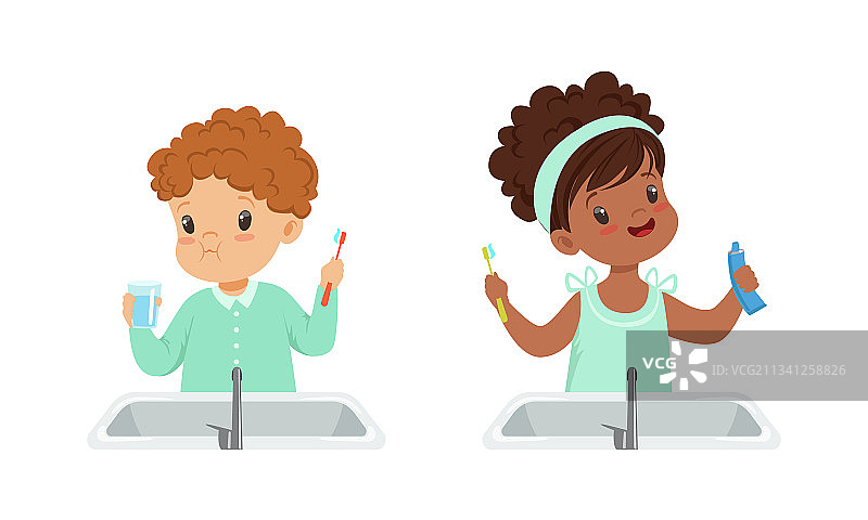可爱的小男孩和女孩每日刷牙图片素材