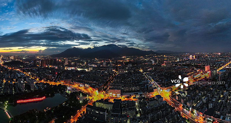 泰安夏夜图片素材