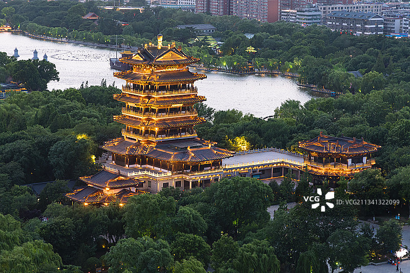 济南大明湖夜景图片素材