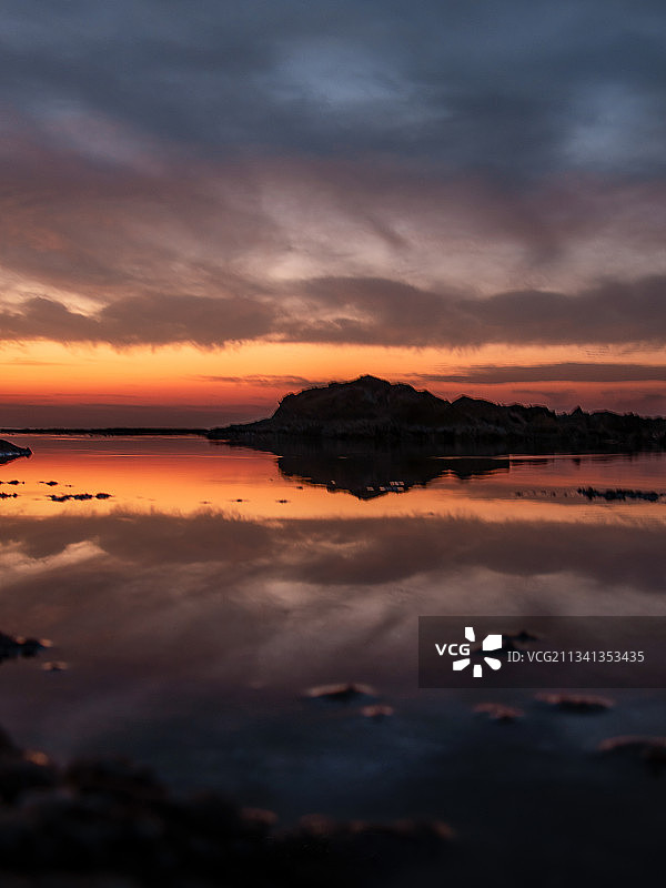 以色列纳哈里亚日落时分的壮丽海景图片素材