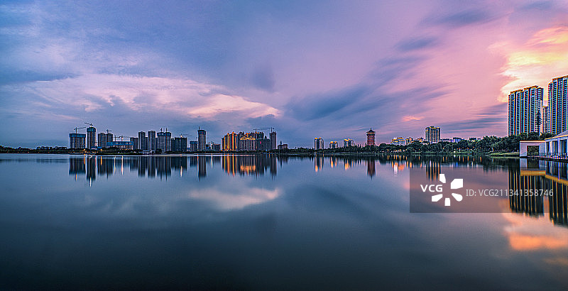 落暮湖畔图片素材