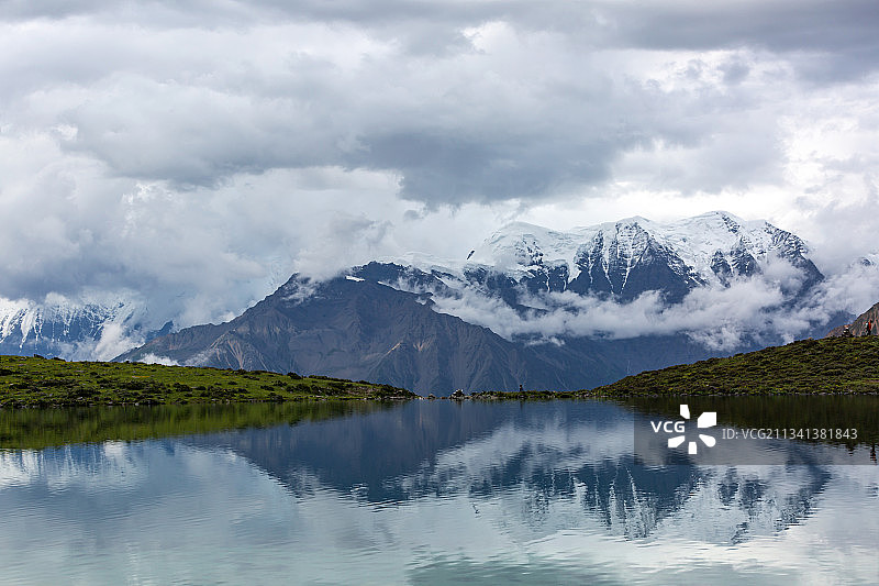 四川省甘孜藏族自治州贡嘎乡贡嘎雪山风光图片素材