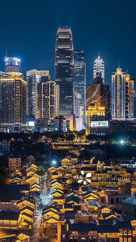 重庆新打卡地渝中区十八梯夜景，上半城与下半城，现代与传统图片素材