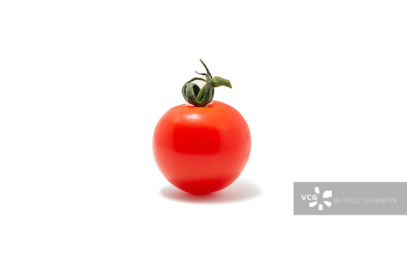 白色背景下的番茄特写图片素材