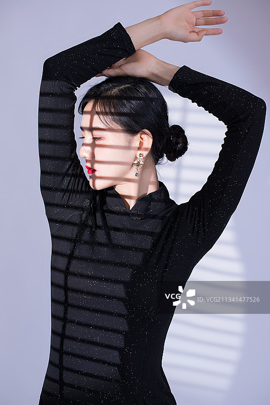 高雅、浪漫而又文艺的人像表现图片素材