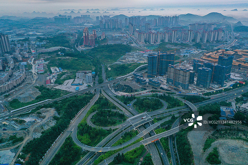 贵阳贵安携手发展，大学城片区一座新城拔地而起图片素材