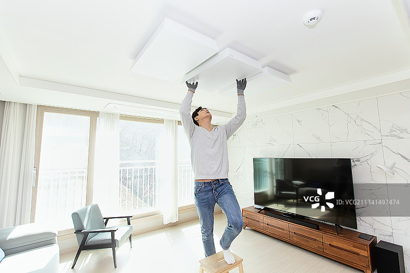 修理工人：家居维修服务图片素材