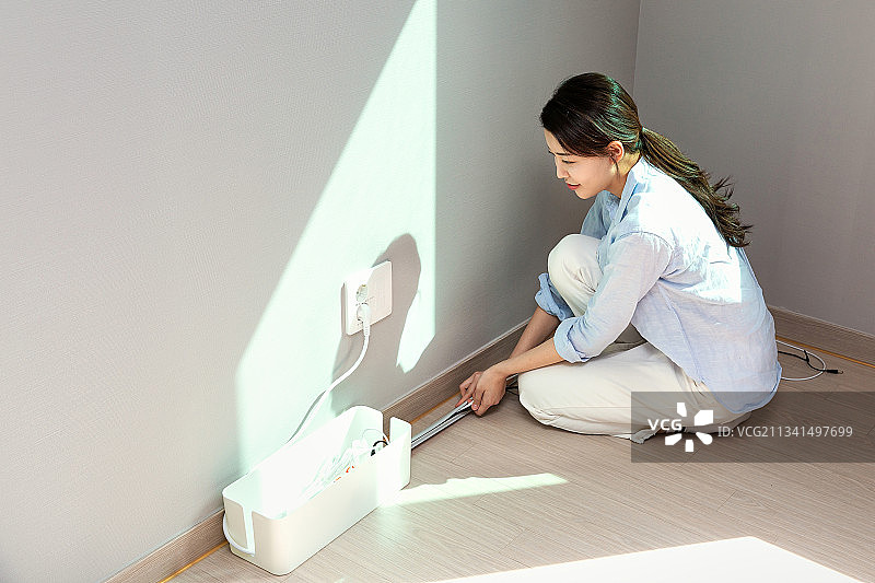 维修、家庭护理服务、家政、成人、电击、电源插头、插座、清理图片素材