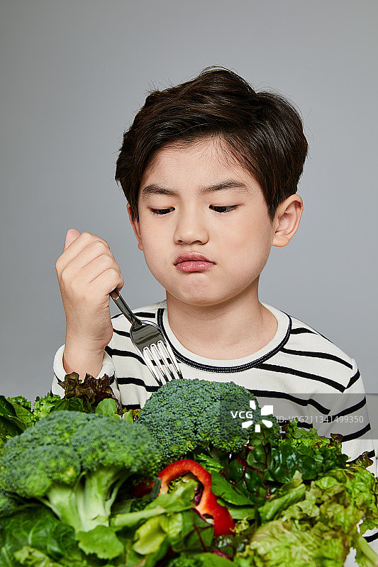 儿童，蔬菜，挑食，健康护理，健康食品，拒绝，沙拉图片素材
