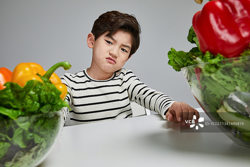 儿童，蔬菜，挑食，健康护理，健康食品，拒绝，沙拉图片素材