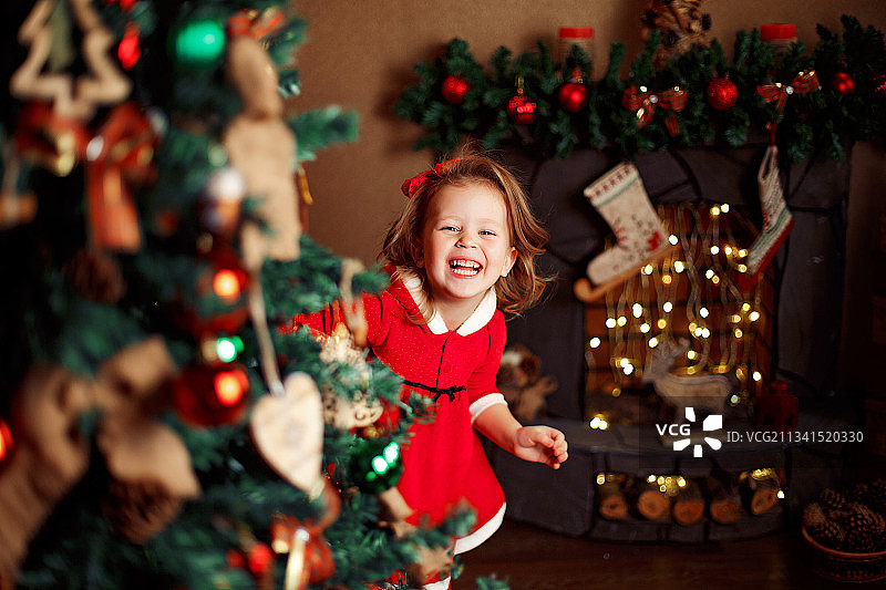 圣诞节的快乐女孩图片素材