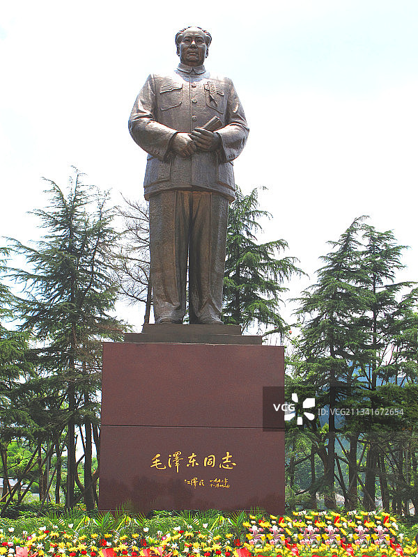 中国湖南湘潭韶山冲毛泽东旧居、滴水洞、铜像广场图片素材