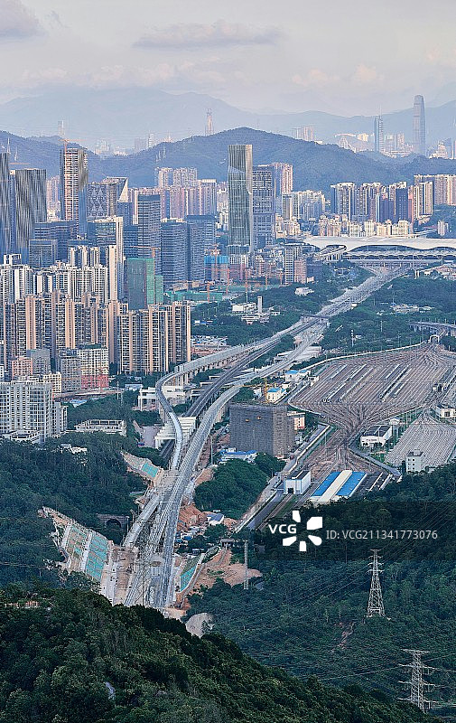 深圳北站高铁站俯瞰 竖构图图片素材