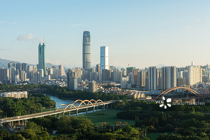 深圳罗湖区及洪湖公园天际线图片素材