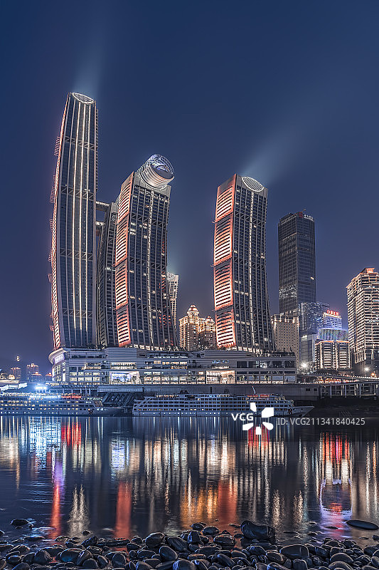 重庆·来福士夜景图片素材