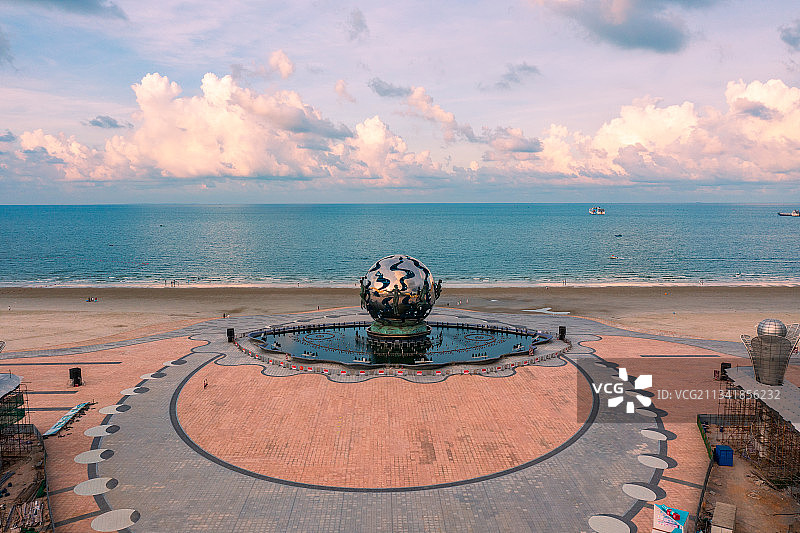 广西北海海滩公园雕塑“潮”图片素材