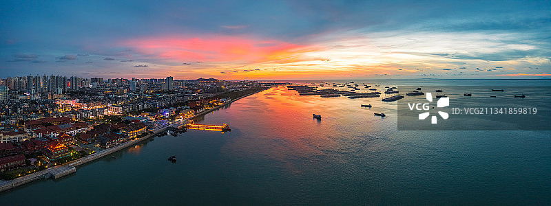 广西北海外沙岛码头黄昏夜景图片素材